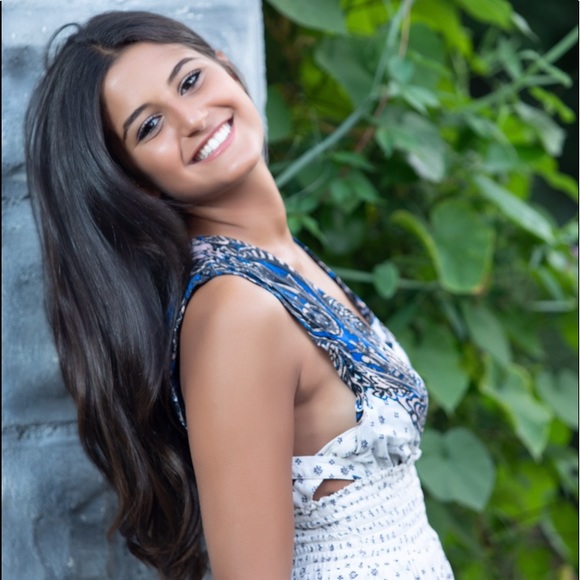 Profile Picture of Maya Wolf (@mayawolfff) on Poshmark