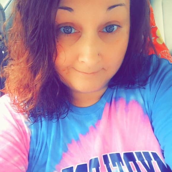 Profile Picture of Tammy Whiteman (@tammywhiteman) on Poshmark