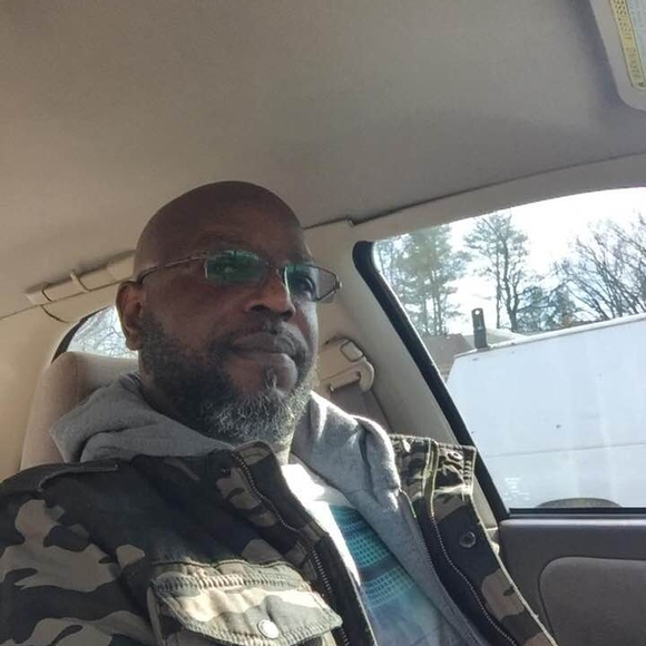 Sam Bentum - Poshmark Profile Picture of Sam Bentum (@papahsam) on Poshmark