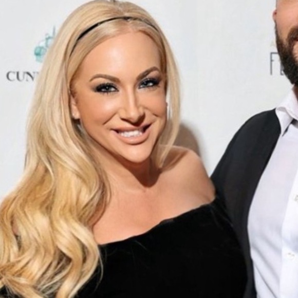 Profile Picture of Angela Fossett (@ang32082) on Poshmark