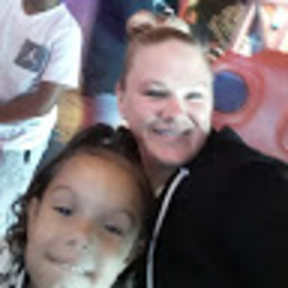 Profile Picture of Carly Otness (@otnesscarly) on Poshmark