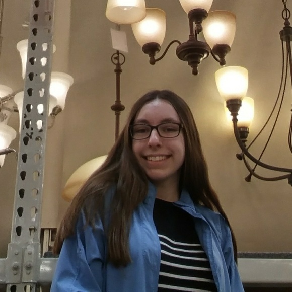 Isabelle Kulesh - Poshmark Profile Picture of Isabelle Kulesh (@isabellekulesh) on Poshmark