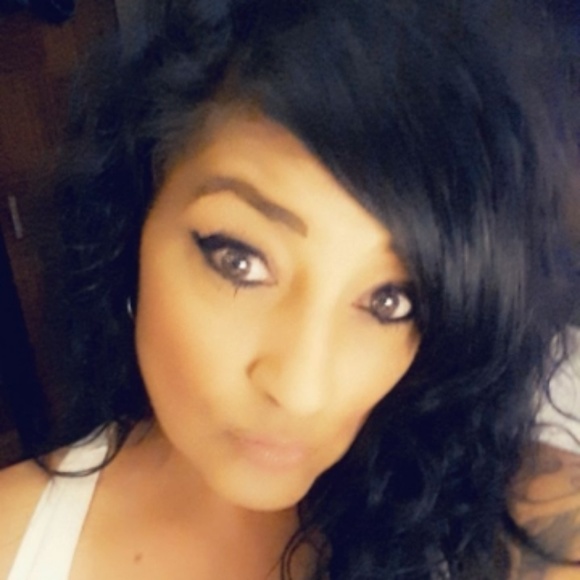 Profile Picture of Anita Montoya (@anita_montoya) on Poshmark