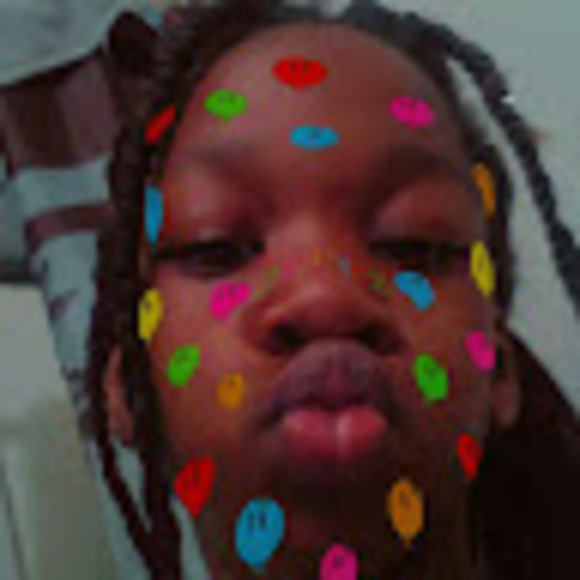 Profile Picture of Iysis Shamlin (@heartssfaayuu) on Poshmark