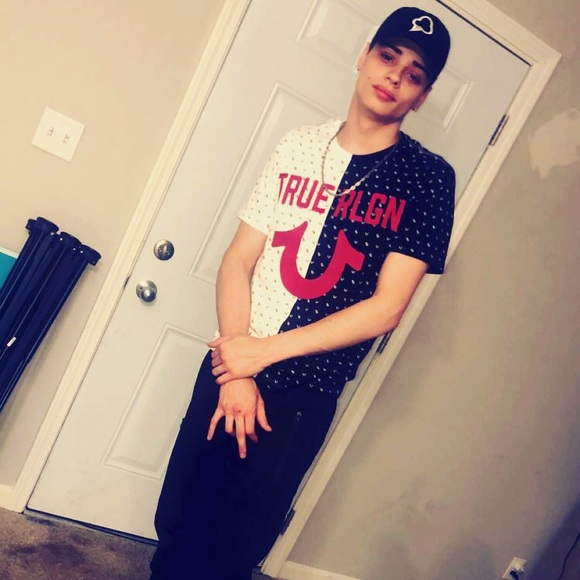 Profile Picture of Astian Stewart (@astianstewar03) on Poshmark