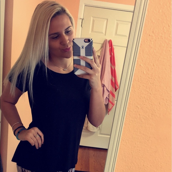 Profile Picture of Mersida Hukic (@mersidaa) on Poshmark