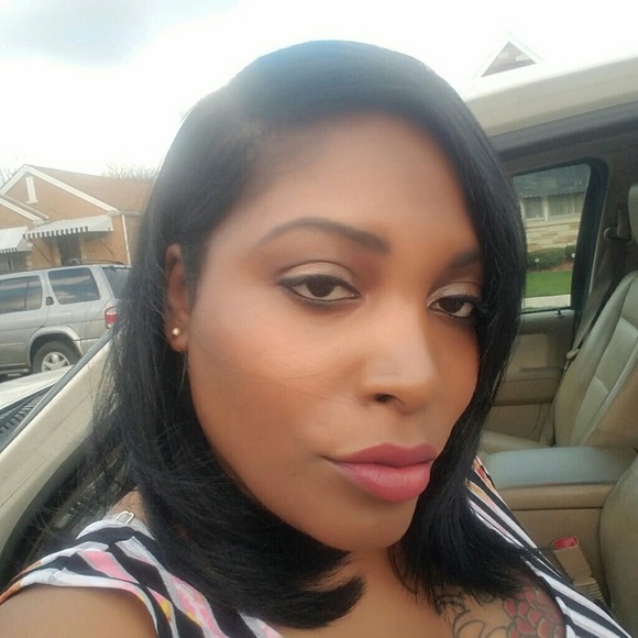 Profile Picture of Ariel Neal (@ariel2nurse) on Poshmark