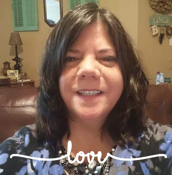 Profile Picture of Sandra Barber (@sandra_barber) on Poshmark