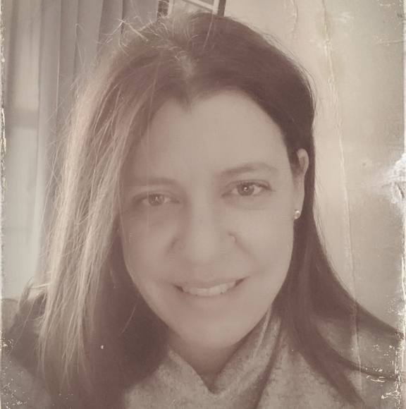 Profile Picture of Wendy Contino (@wrc75) on Poshmark