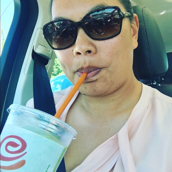 Profile Picture of Sandy Fultz (@sfultz916) on Poshmark