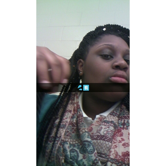 Profile Picture of Shakera Miles (@shakeramiles123) on Poshmark