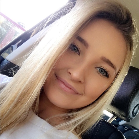 Profile Picture of Caitlyn Ersek (@caitlynersek) on Poshmark