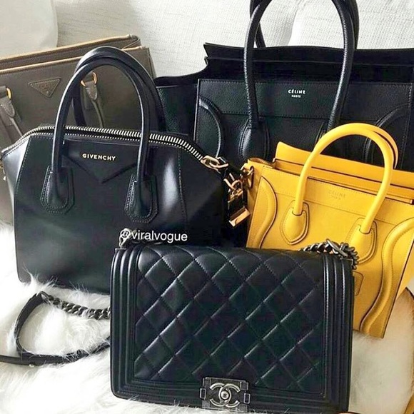 Profile Picture of Anitra Davis (@moodneedanewbag) on Poshmark