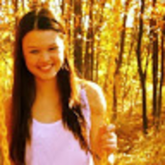 Profile Picture of Chandara Daly (@dalyx06) on Poshmark