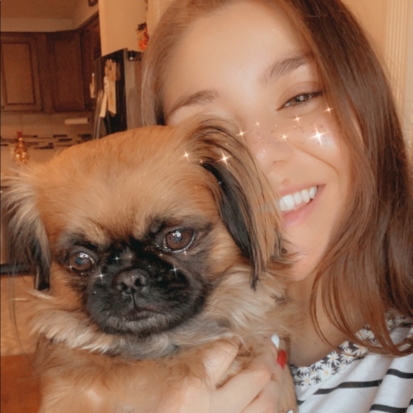 Profile Picture of Cassandra Padilla (@cassey0241) on Poshmark