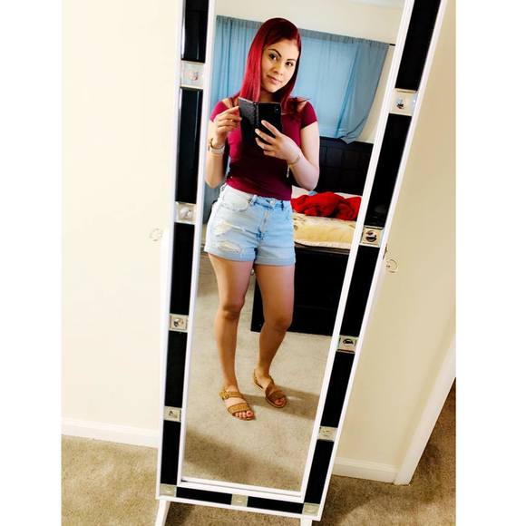 Profile Picture of Katherine Alvarado (@alvarado1995) on Poshmark