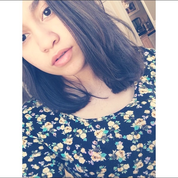 Profile Picture of Jade Julia (@desireejs) on Poshmark