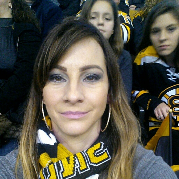 Aline Langone - Poshmark Profile Picture of Aline Langone (@alinel) on Poshmark