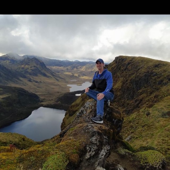 Héctor Calero almaguer - Poshmark Profile Picture of Héctor Calero almaguer (@hectorjorge1995) on Poshmark