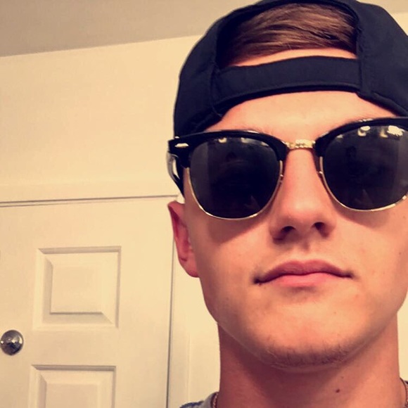 Profile Picture of Kyle Haines (@khaines84) on Poshmark