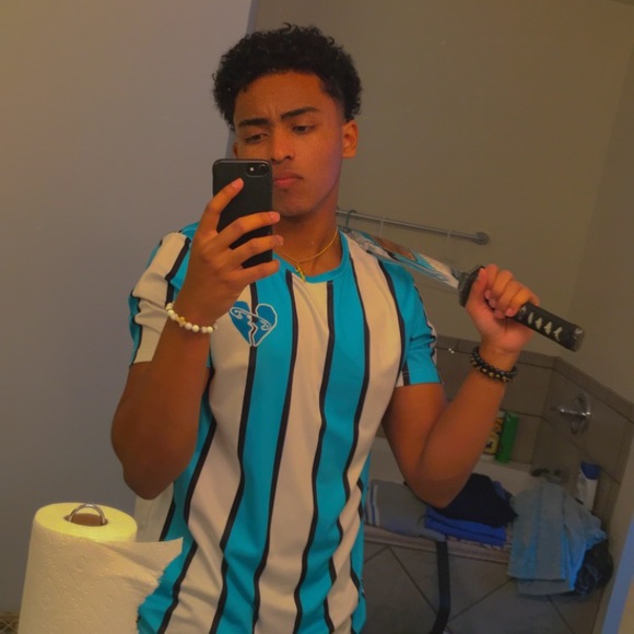 Profile Picture of John Canlas (@johncanlas) on Poshmark