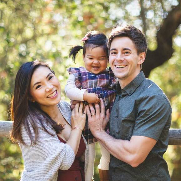 Profile Picture of Jennifer Gares (@jenafawn) on Poshmark