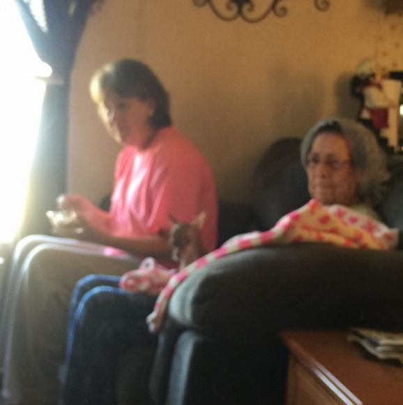 Profile Picture of Sandra Knight (@sandra_knight) on Poshmark