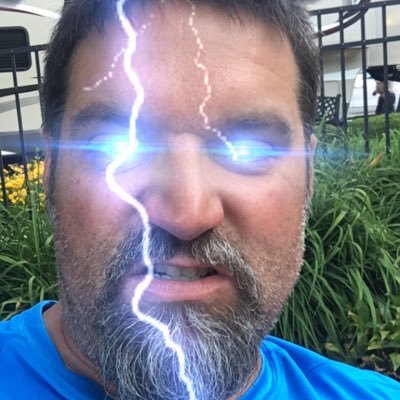 Profile Picture of Mike Hartnell (@manivanmike) on Twitter