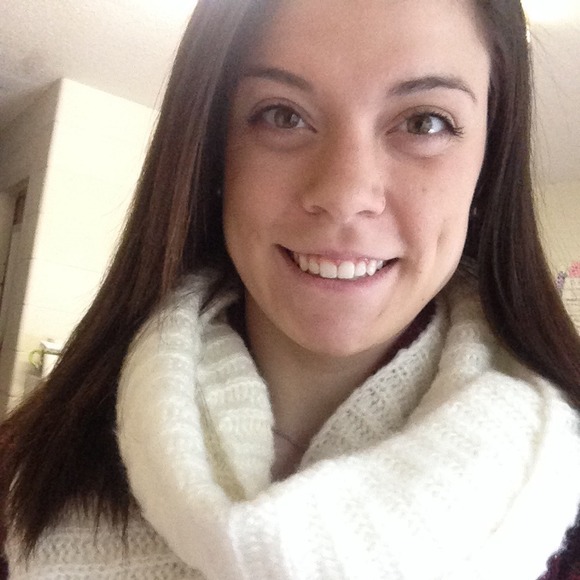 Profile Picture of Paige Cadmus (@pcadmus) on Poshmark