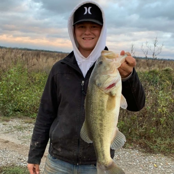 Profile Picture of Bobby Montgomery (@bmontgomery7) on Poshmark