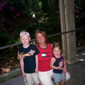 Profile Picture of Lori Reilly (@thissexymotha) on Myspace