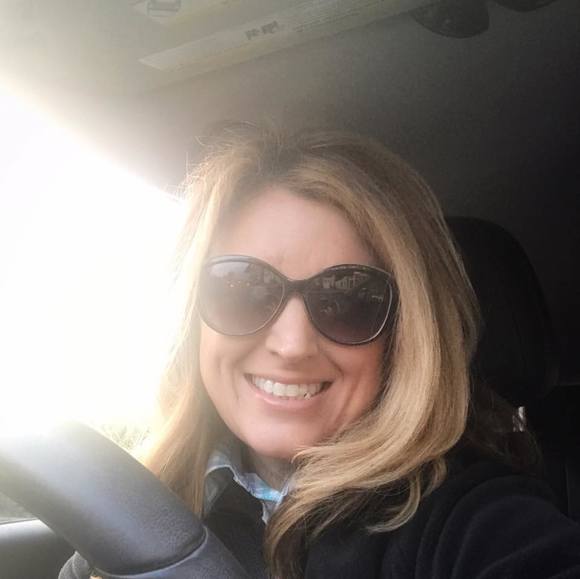 Profile Picture of Dawn Calhoun (@dawncalhoun590) on Poshmark