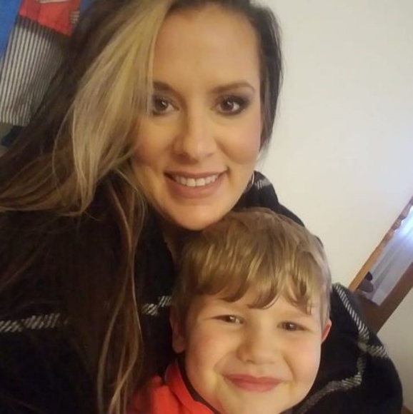 Kati Lee - Poshmark Profile Picture of Kati Lee (@kati_coufal) on Poshmark