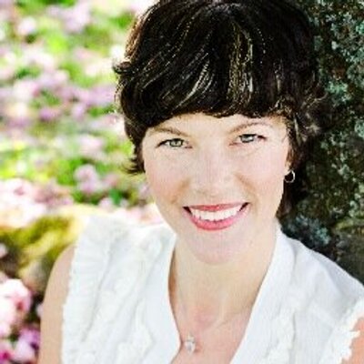 Profile Picture of Julie Singer (@IntentionalDay) on Twitter