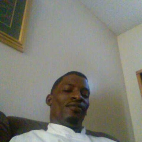 Profile Picture of Bennie Watson (@benniewatson) on Poshmark