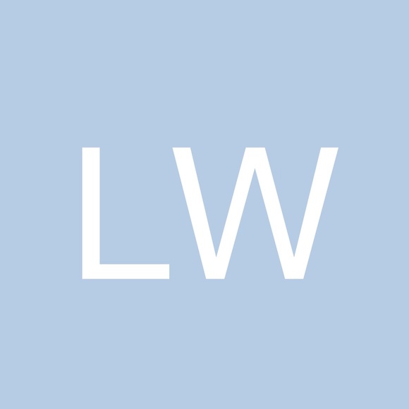 Profile Picture of Lori Wright (@loriwright192) on Poshmark