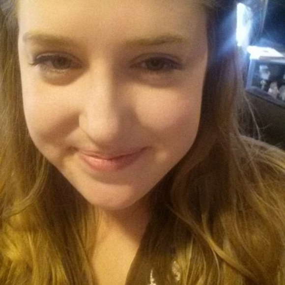 Profile Picture of Jennifer Frasch (@jenncheme) on Poshmark