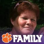 Profile Picture of Renee Franklin (@twotall.tight) on Facebook