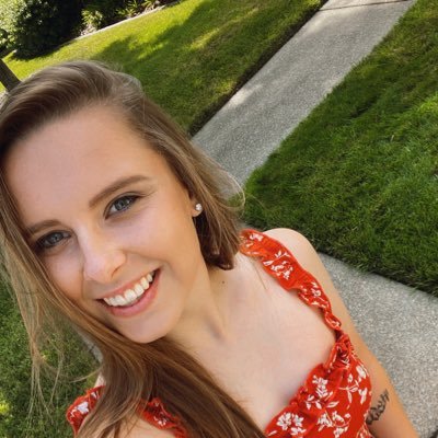 Profile Picture of Holly Shelton (@Holly_Shelton4) on Twitter