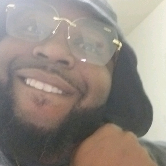 Profile Picture of Cory Vereen (@coryvereen52) on Poshmark