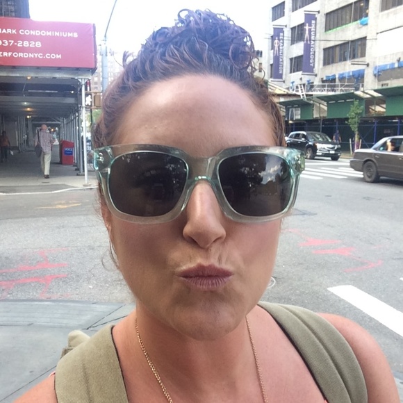 Profile Picture of Amanda Fink (@missladyamanda) on Poshmark