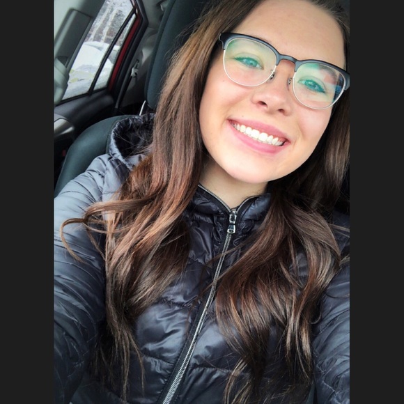 Profile Picture of Maddison Handa (@maddshanda) on Poshmark