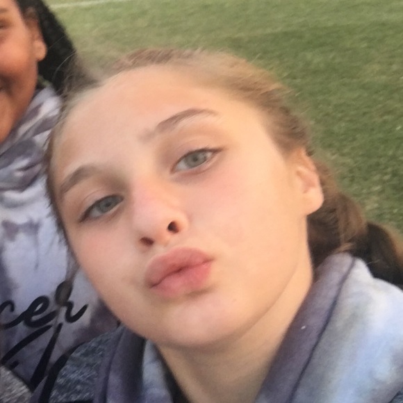 Profile Picture of Addisyn Weinrich (@addiballgirl) on Poshmark