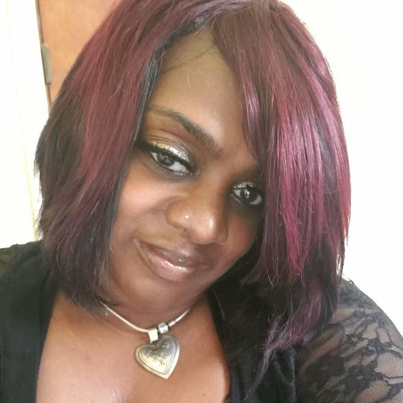Profile Picture of Sheila Stringfellow (@s_stringfellow) on Poshmark
