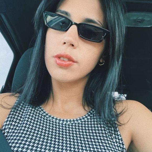 Profile Picture of Raymi Zeller (@raymin33) on Poshmark