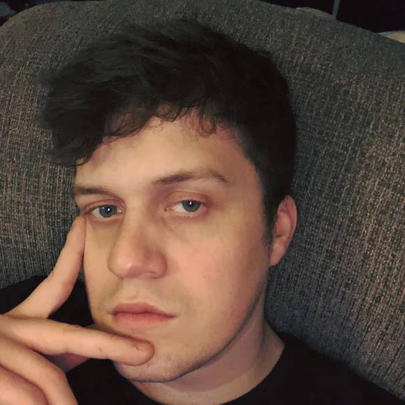 Profile Picture of Derek Larrew (@superchefd) on Poshmark