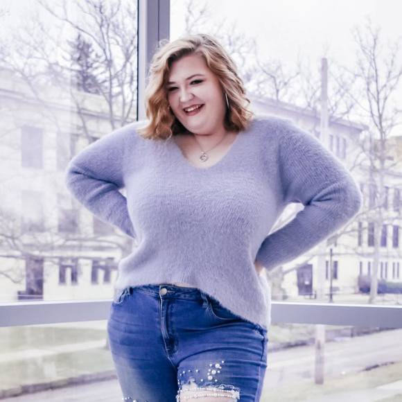 Profile Picture of Marley Grealis (@marleykae) on Poshmark