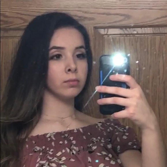 Daniela Abella - Poshmark Profile Picture of Daniela Abella (@daniela_abella) on Poshmark