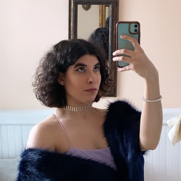 Profile Picture of Lauren Viddler (@laurenviddler) on Poshmark