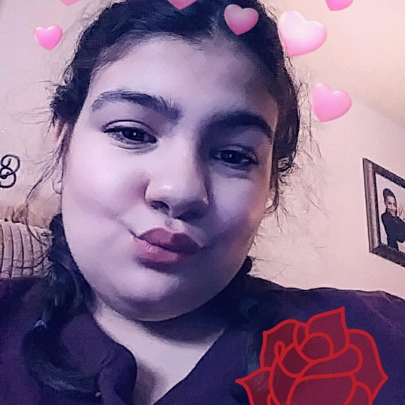 Profile Picture of Brianna Silva (@brid2003) on Poshmark